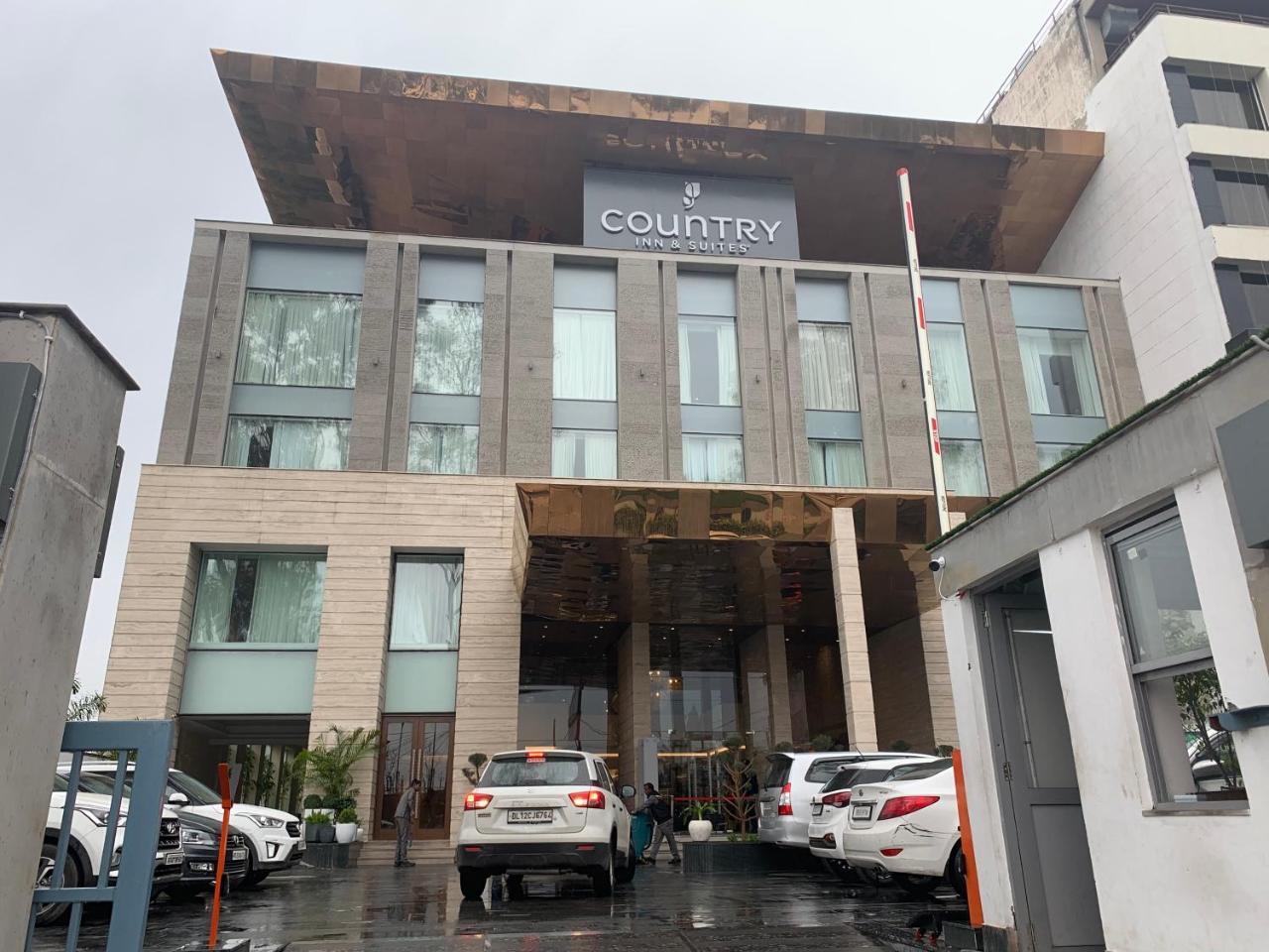 Country Inn & Suites By Radisson Chandigarh Zirakpur Dış mekan fotoğraf